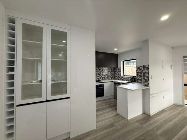 B/20 Castleford Street Green Bay_1
