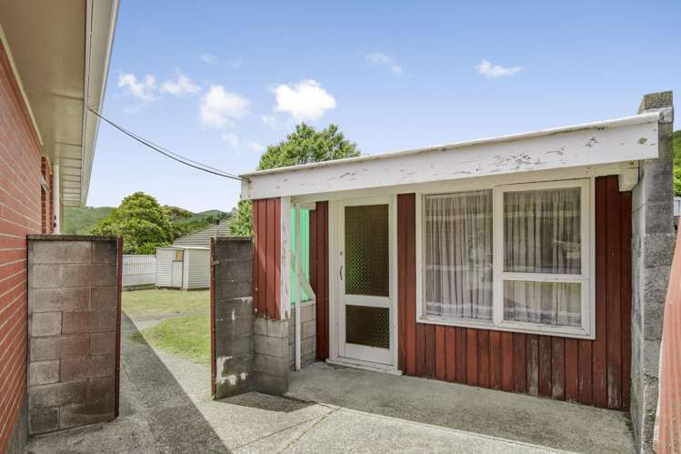 33 Lees Grove Wainuiomata_16