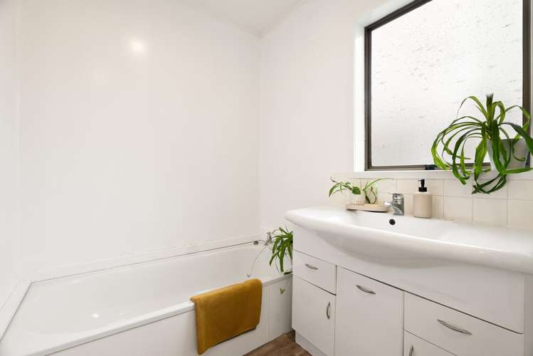 38 Dissmeyer Drive Clover Park_12