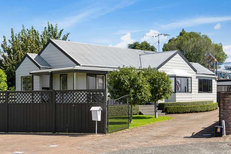54 Strathmore Street Matua_1