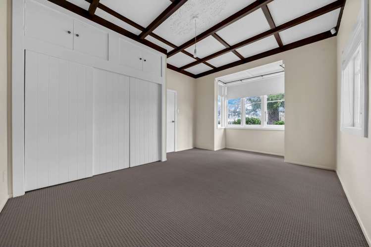 65 Beach Road Pahurehure_17
