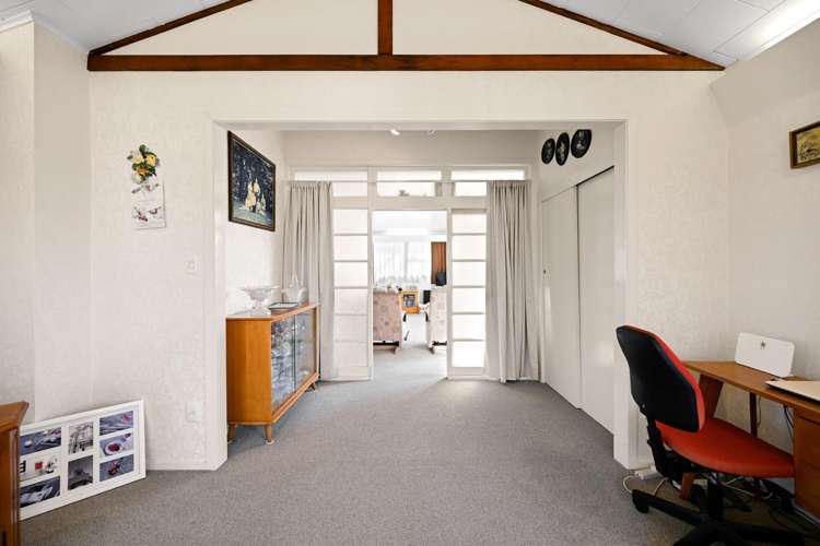 2 Guy Place Melville_13