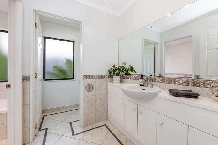 7 Crannich Place Wattle Downs_13