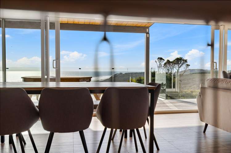 93 Oaia Road Muriwai_24