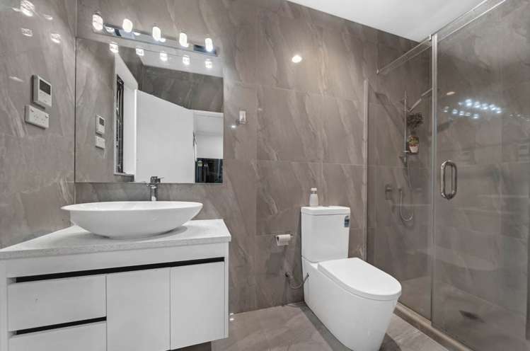 23 Ballyliffin Drive Flat Bush_30