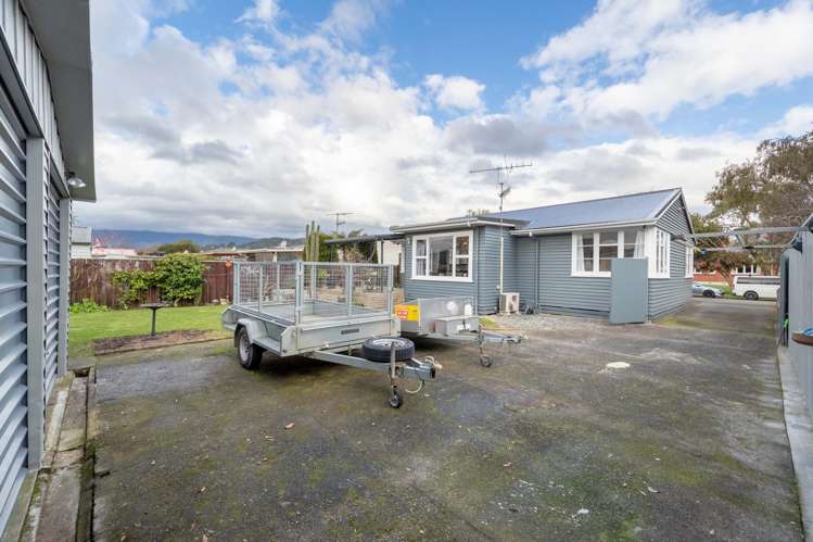 17 Ngata Grove Trentham_16