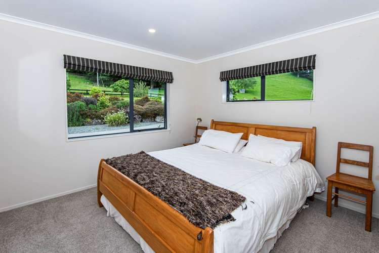 21 Going Road Matarau_11