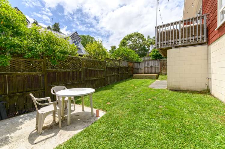 1/12 Munstead Place Hillcrest_17