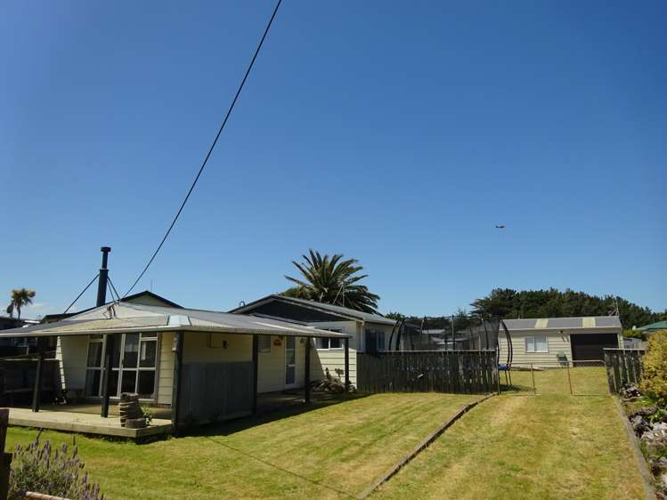 29 Ruanui Street Himatangi Beach_22