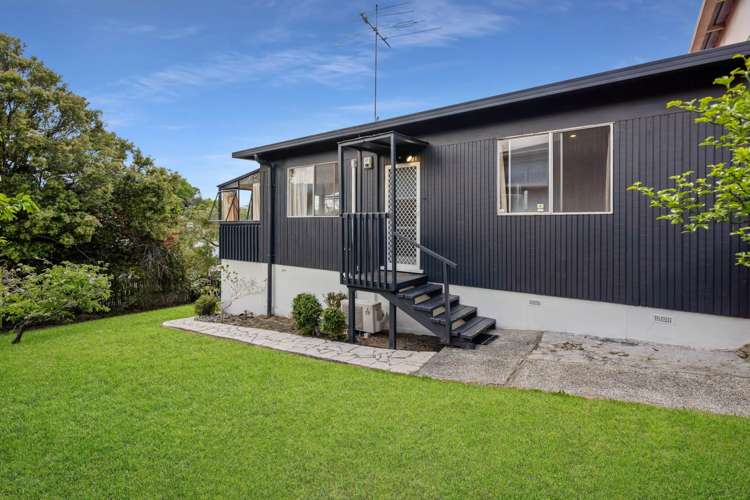 2/14 Downing Street Glenfield_8