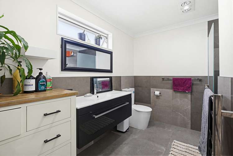 81 Taylor Terrace Tawa_15