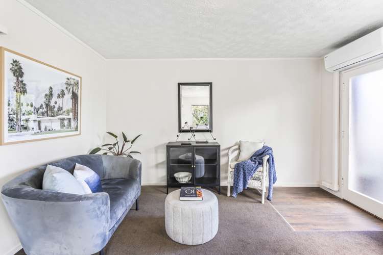 2/10 Don Croot Street Morningside_5