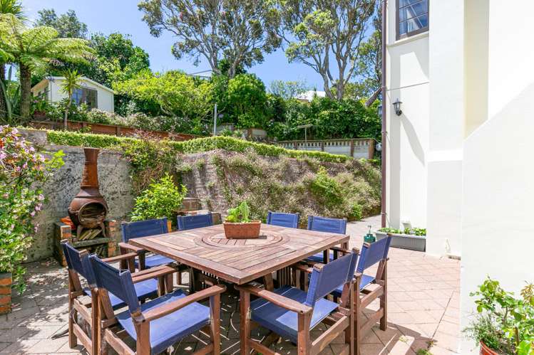 17 and 19 Benares Street Khandallah_10