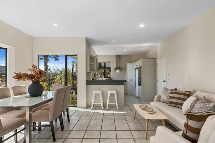 2 Harrys Way Redwood_8