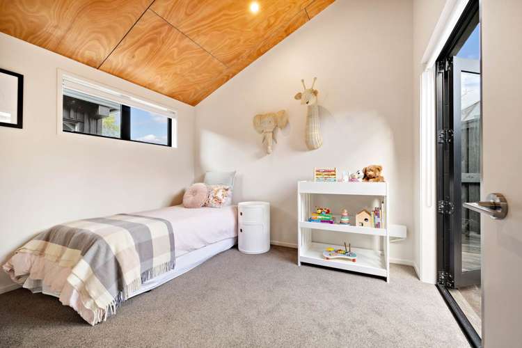 2/47 Glenmore Road Sunnyhills_9