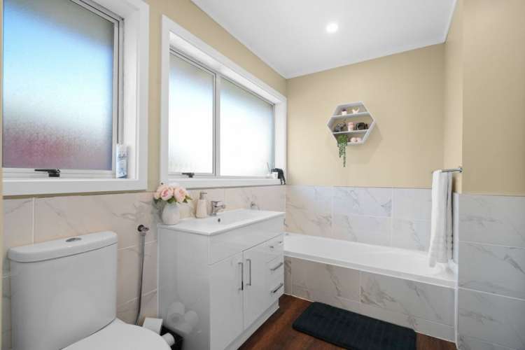 13 Kathleen Crescent Hornby_15