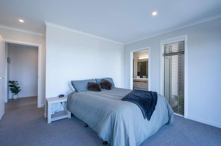 22 Hill Tops Way Stoke_12