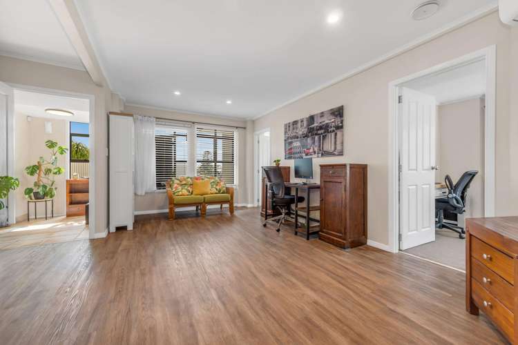 10 Charles Dickens Drive Mellons Bay_21