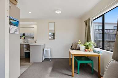 15A Newark Close_3