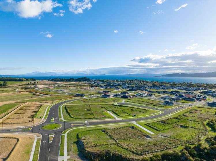 Stage 11, 584 Lake Terrace Wharewaka_3