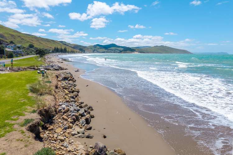 54 Akitio Esplanade Akitio_21