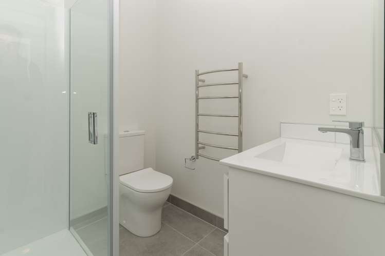 13/1 Fruitvale Road New Lynn_9