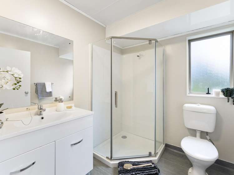 8 Elder Place Massey_10