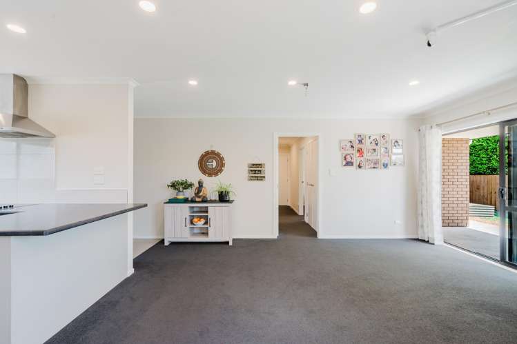 3/65 Knighton Road Hillcrest_11