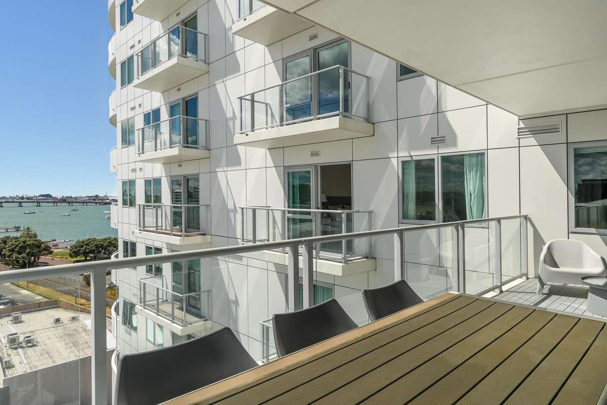 902/72 Devonport Road (Devonport Towers)_4