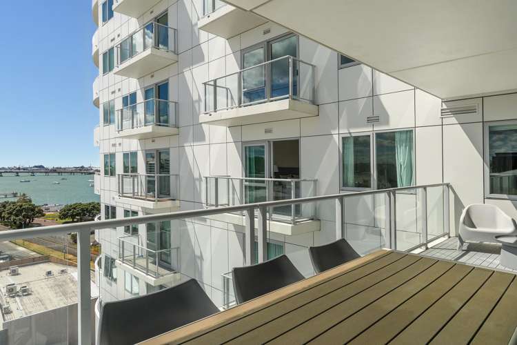 902/72 Devonport Road (Devonport Towers) Tauranga Central_8