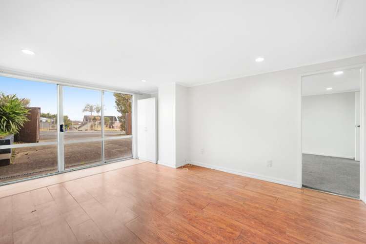 53 Bradbury Road Botany Downs_8