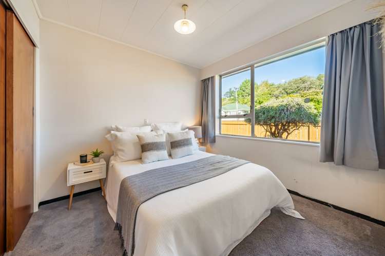 3 Hawthorn Crescent Stokes Valley_11