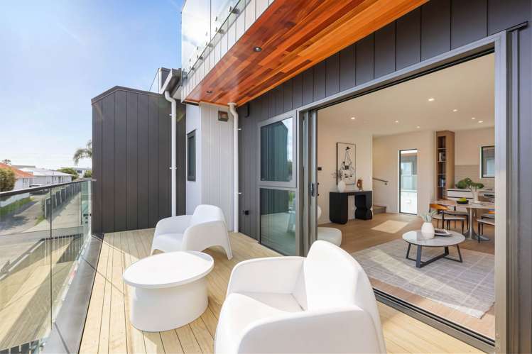 10-17/4 Springbank Lane_2