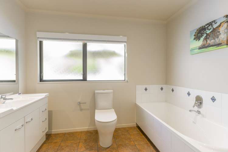 94 Weggery Drive Waikanae Beach_16