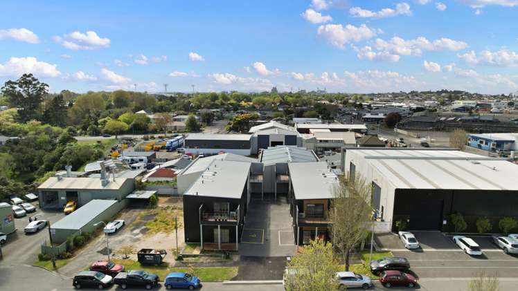 Unit 1-4/2 Tahi Street Frankton_14