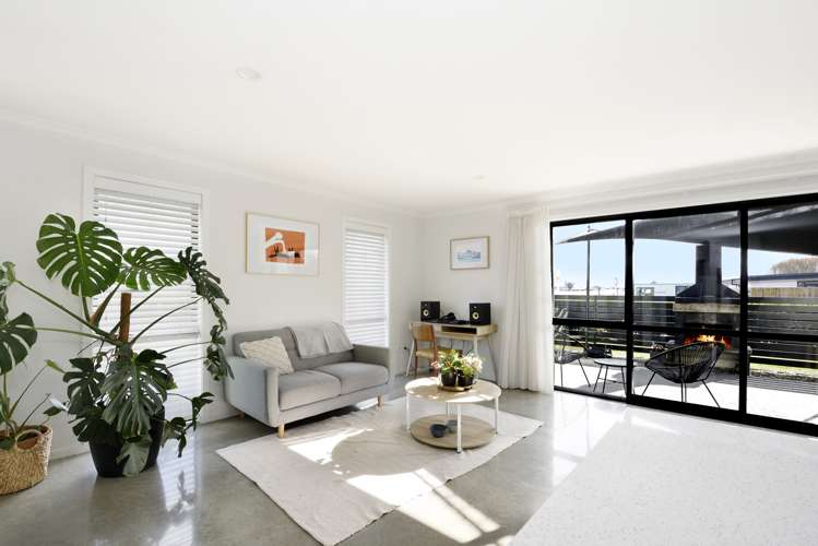 76 Malone Crescent Richmond_11