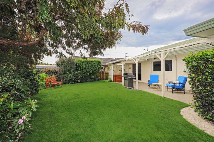 8 Brompton Drive Taradale_16
