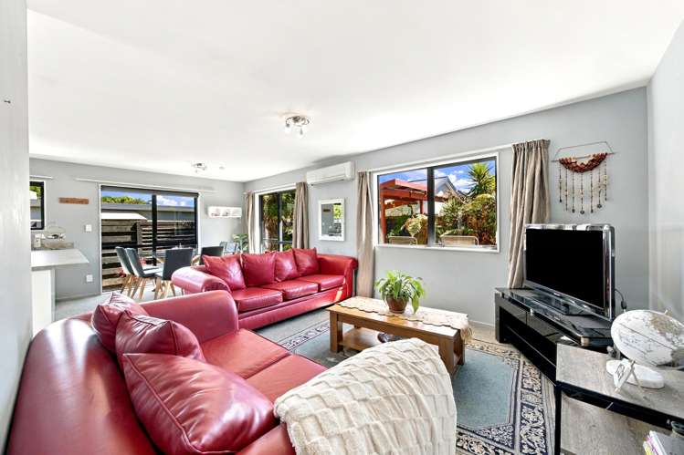 64 Cuffs Road Wainoni_19