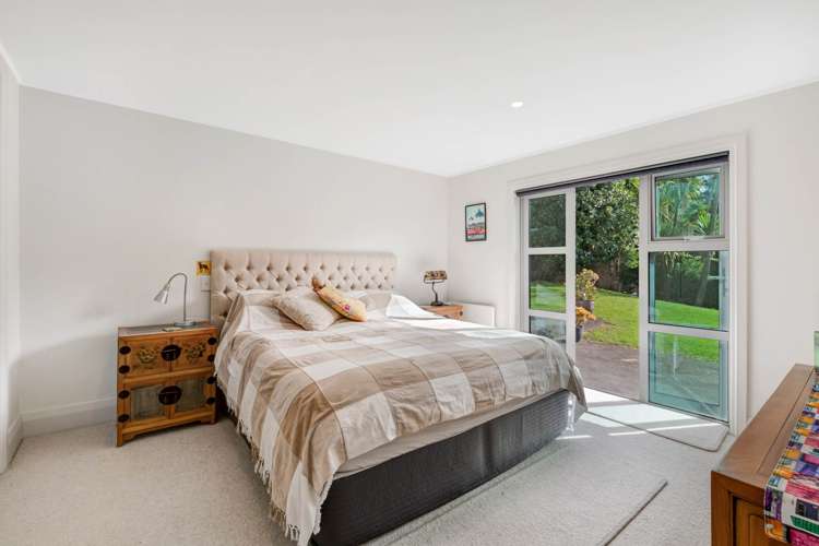 14 Hobbs Road Matakatia Bay_14
