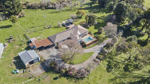 70 Colletts Road Mangaroa_1