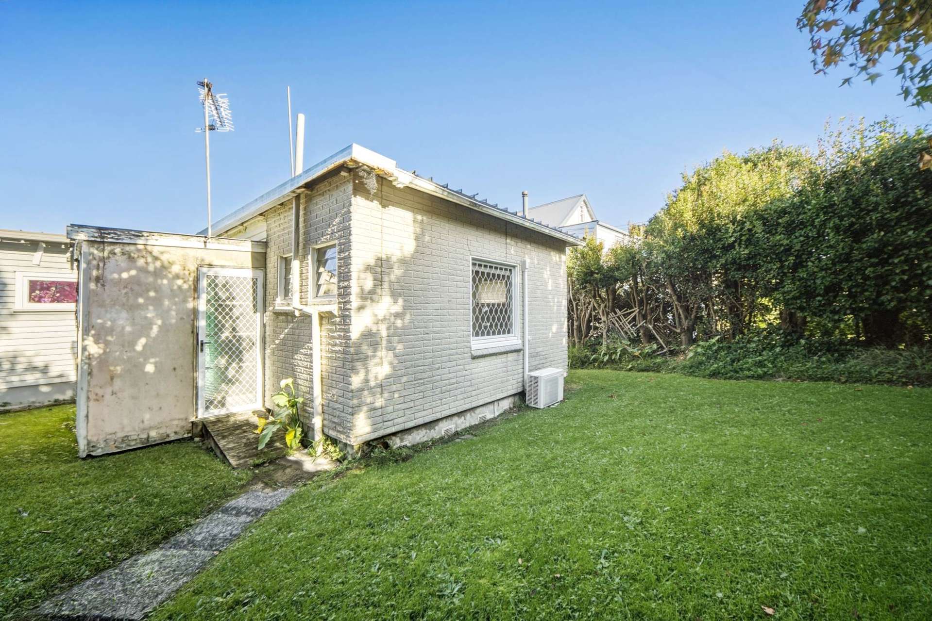 1/2 Rewi Street Torbay_0
