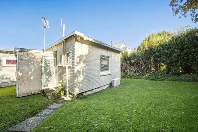 1/2 Rewi Street Torbay_2