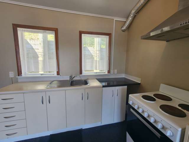 7A Hampshire Street Cannons Creek_1