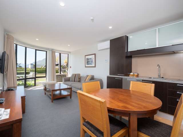 - Apartment 610, Lake Esplanade Queenstown_4