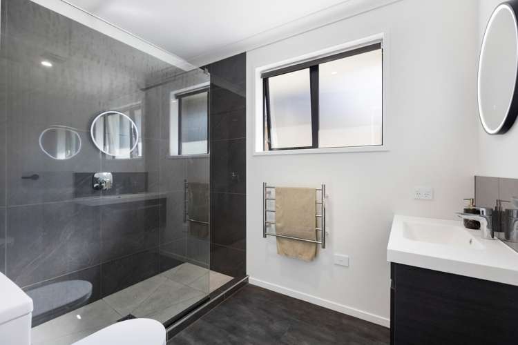 8 Hattersley Grove Churton Park_21