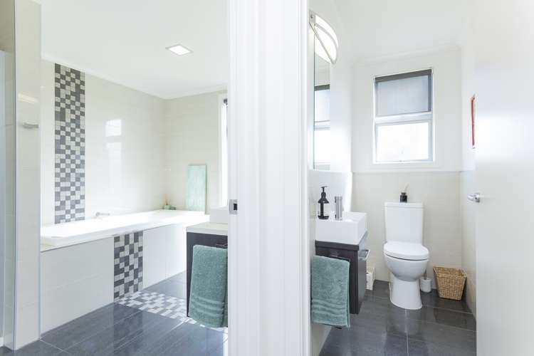 2 Fisher Place Lytton West_13