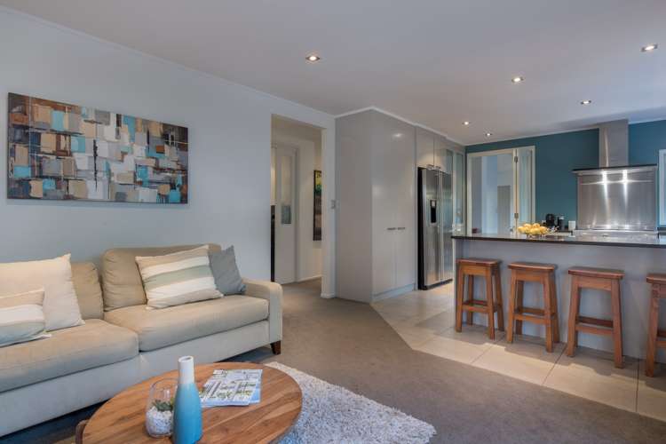 7 Christensen Place Forrest Hill_24