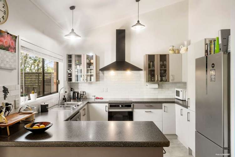 2/9 Carlton Street Hillsborough_11