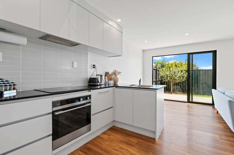4/36 Kaipatiki Road Glenfield_6
