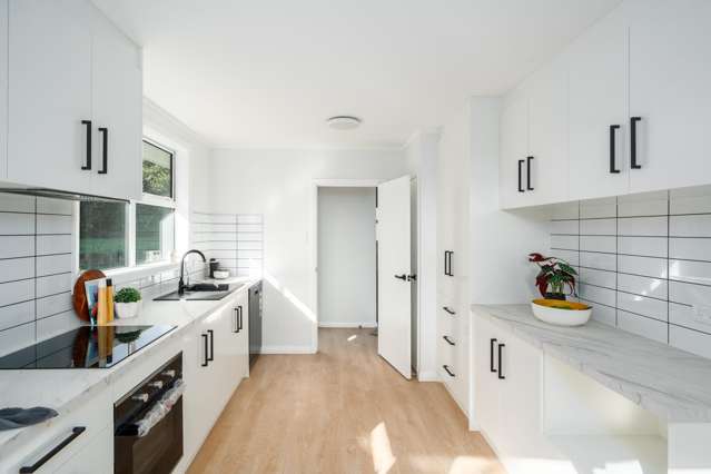 8 Penguin Grove Waitangirua_3